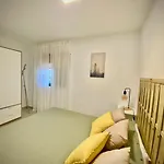 Olas En Apartamento *